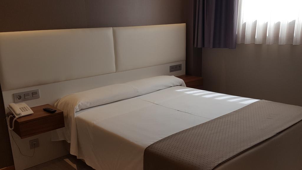 Hotel La Posada De Roces ヒホン エクステリア 写真