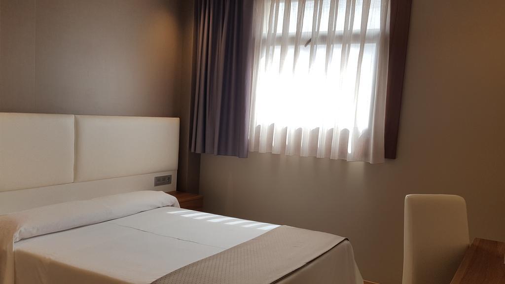 Hotel La Posada De Roces ヒホン エクステリア 写真