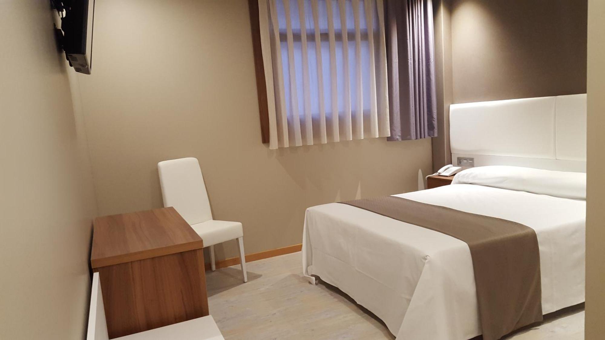 Hotel La Posada De Roces ヒホン エクステリア 写真