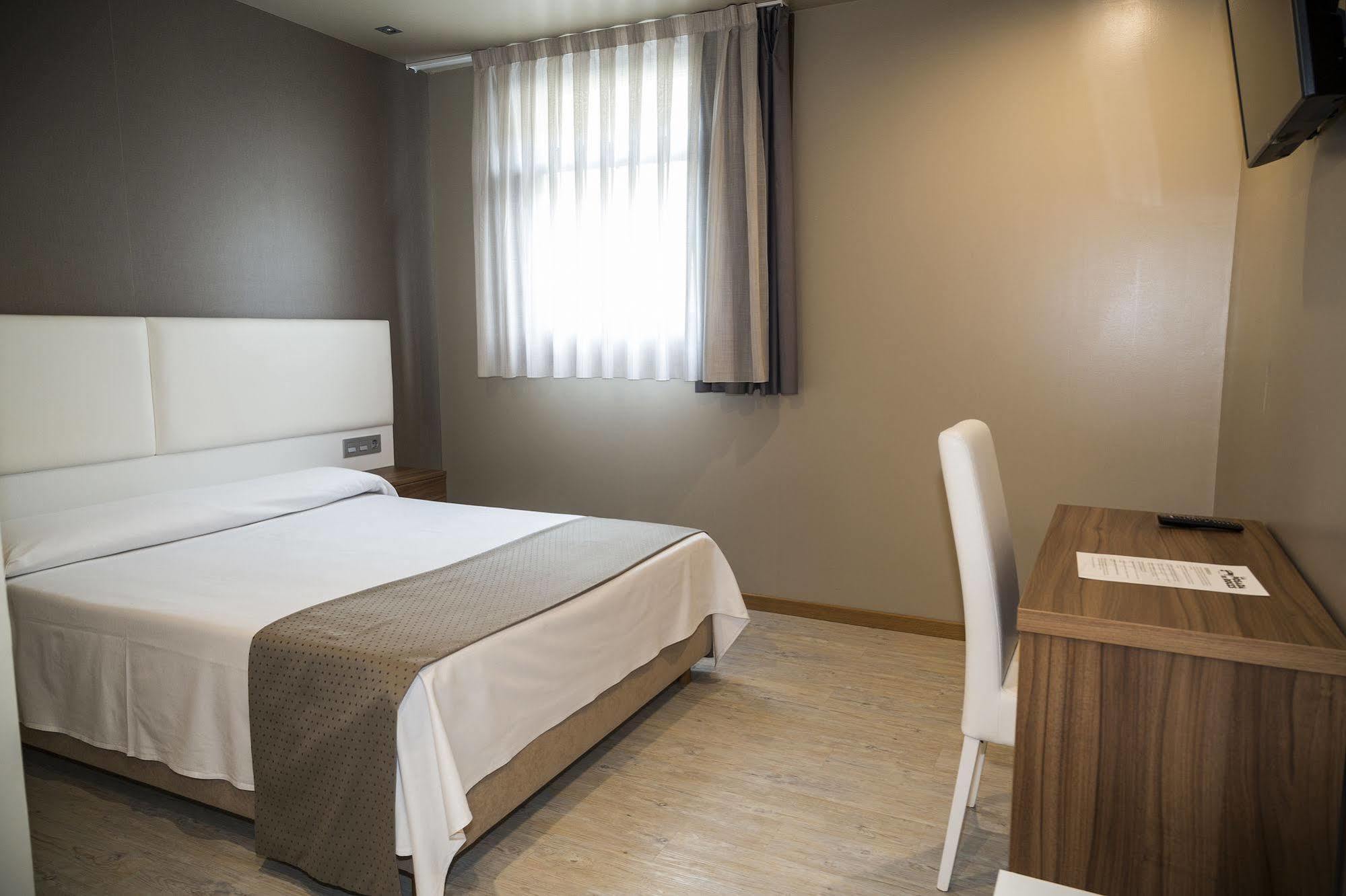 Hotel La Posada De Roces ヒホン エクステリア 写真